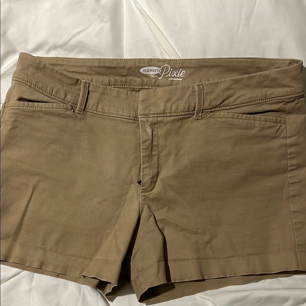 Old Navy 3” Women's Tan Pixie Shorts Size 8